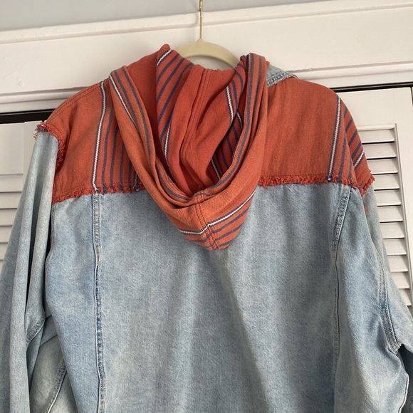 Cropped Free People Jean jacket with cloth hood - Picture 3 of 3